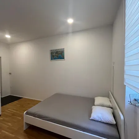 Tisa Place דירה